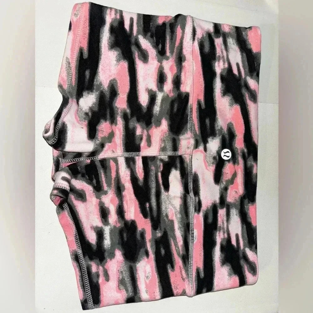 (#12) NWOT LULULEMON  short shorts smoke free home - Picture 2 of 4